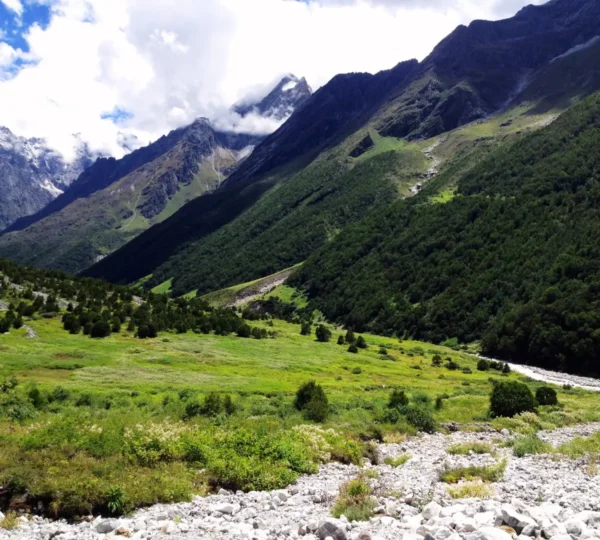 Hemhund Shahib Trek
